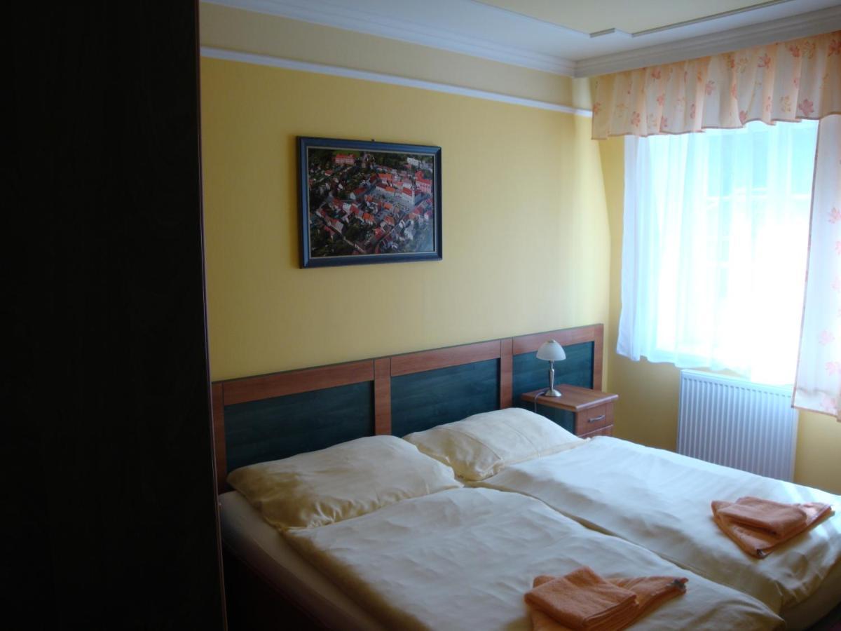 Lazne Evzenie Hotel Klasterec nad Ohri Room photo